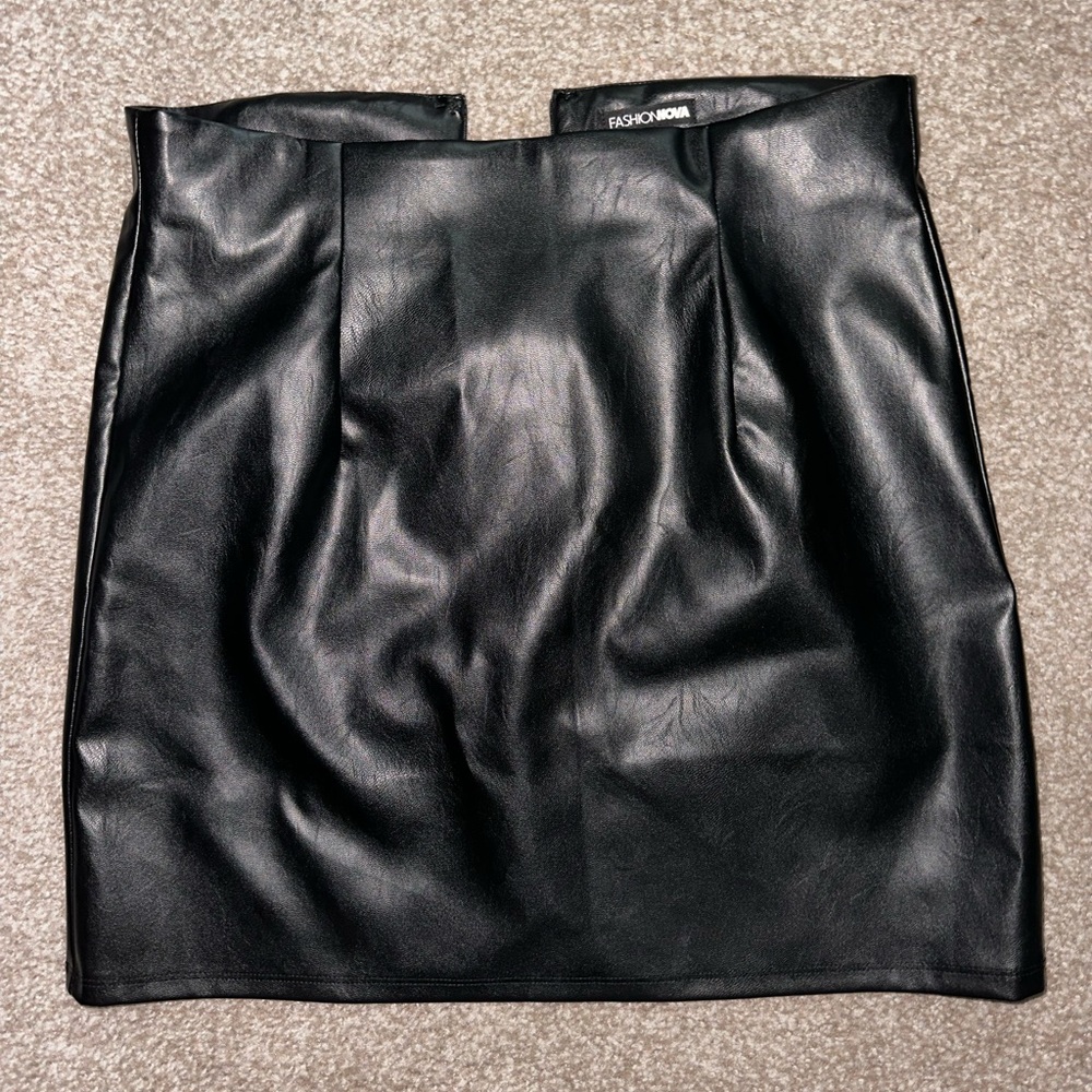 Leather skirt